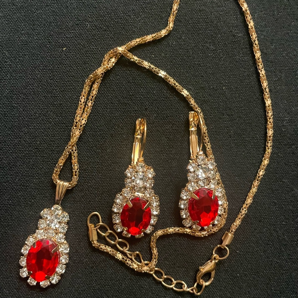 Elegant Gold and Red Jewelry Set
